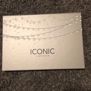 Iconic London blaze chaser face palette